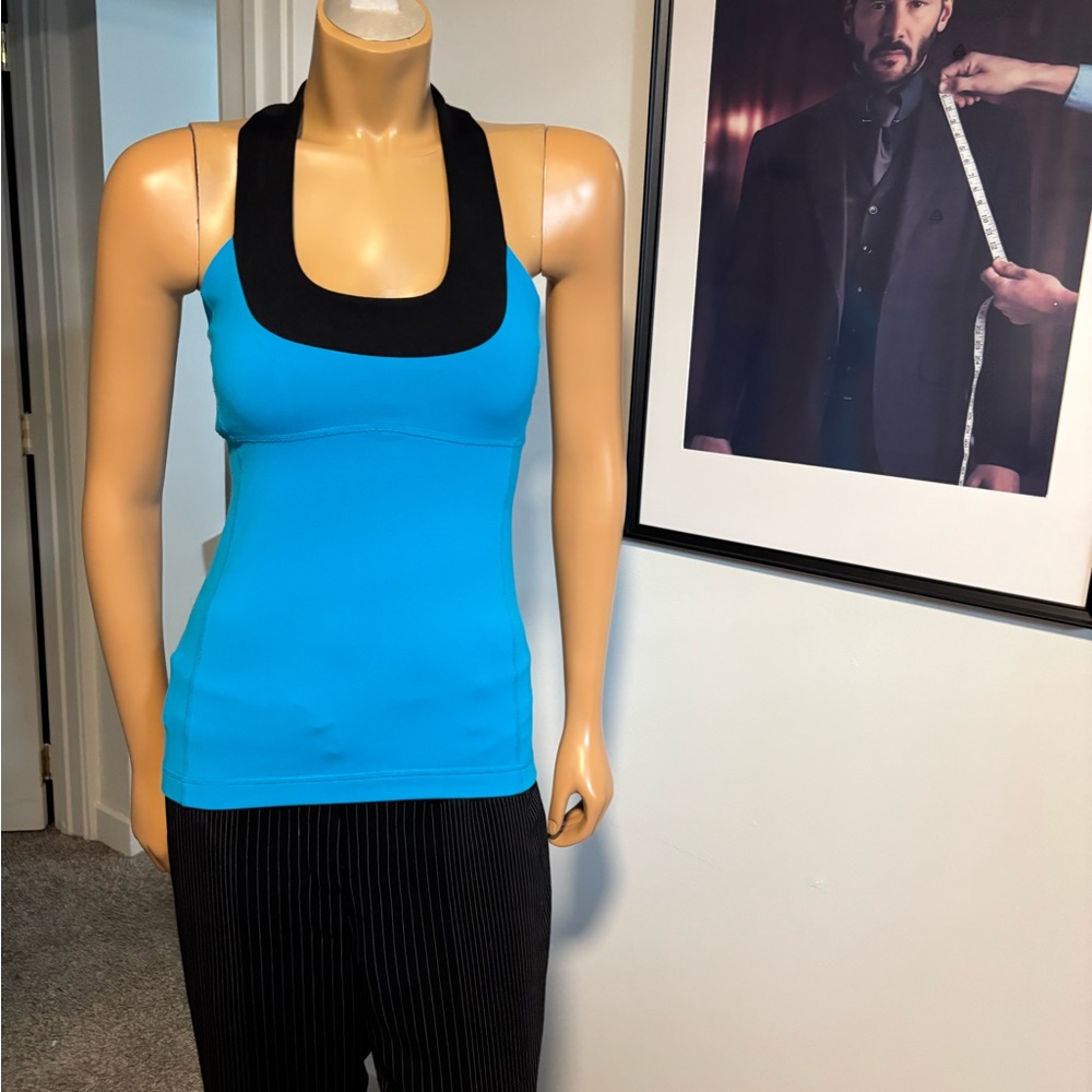 Lululemon scoop neck tank top, size 6 Blue and Black Halter Top